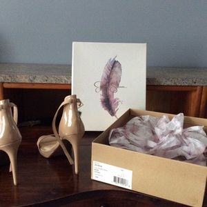 Jessica Simpson. - Vaile Shoes